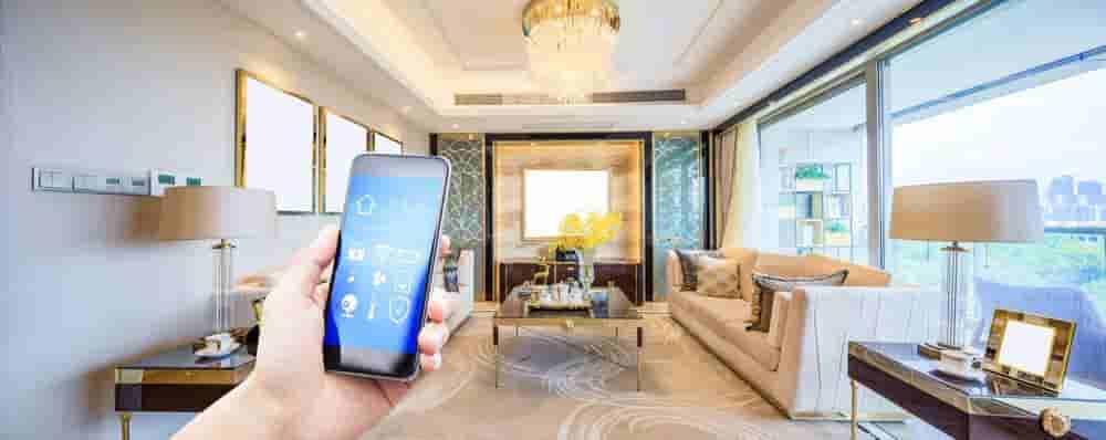 une maison connectée gérée par un smartphone