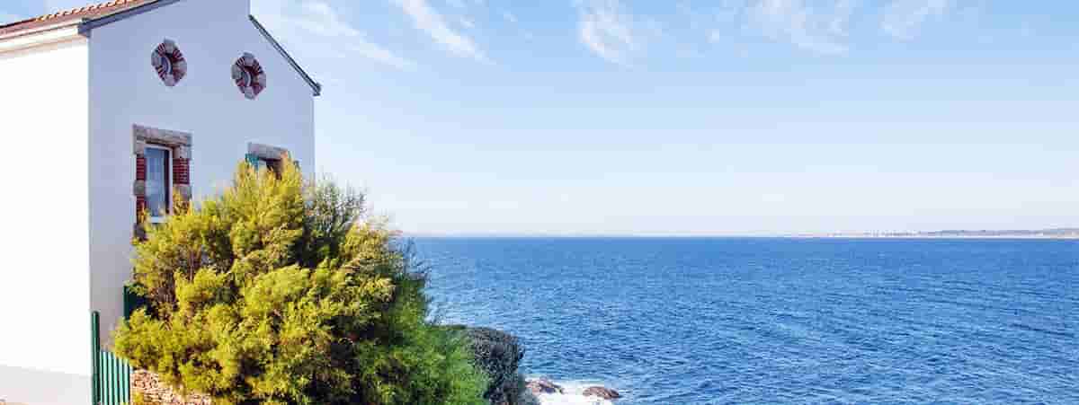 Maison donnant sur la mer
