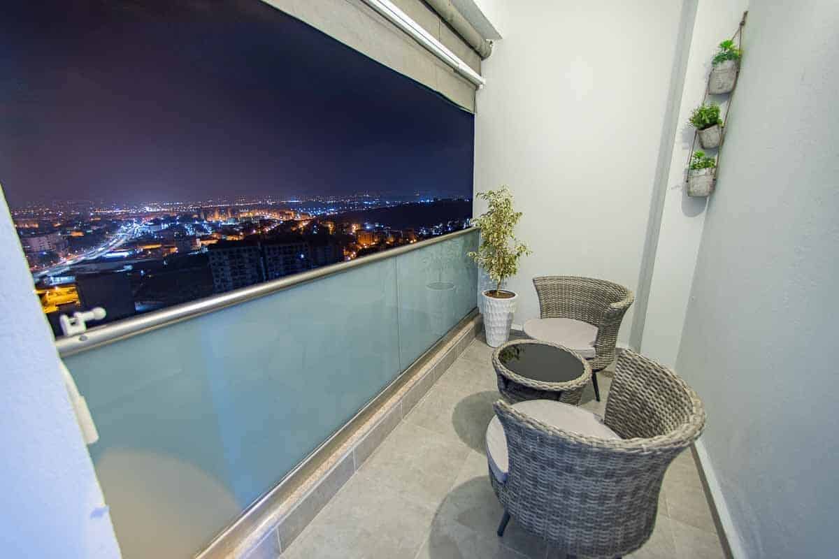 Vue nocturne d'un immeuble de Bessa Promotion
