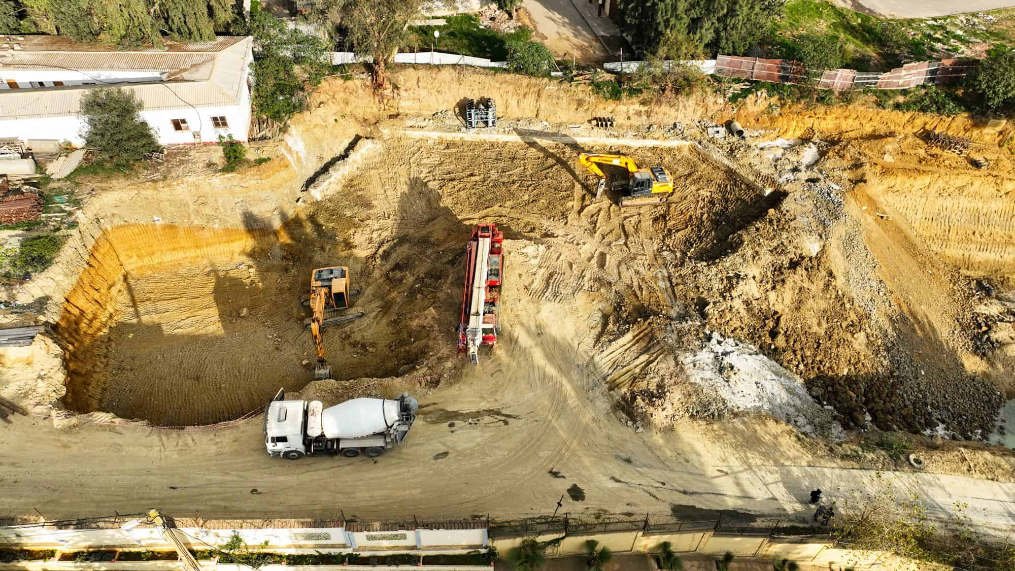 Travaux de terrassement au niveau des blocs C, D et E