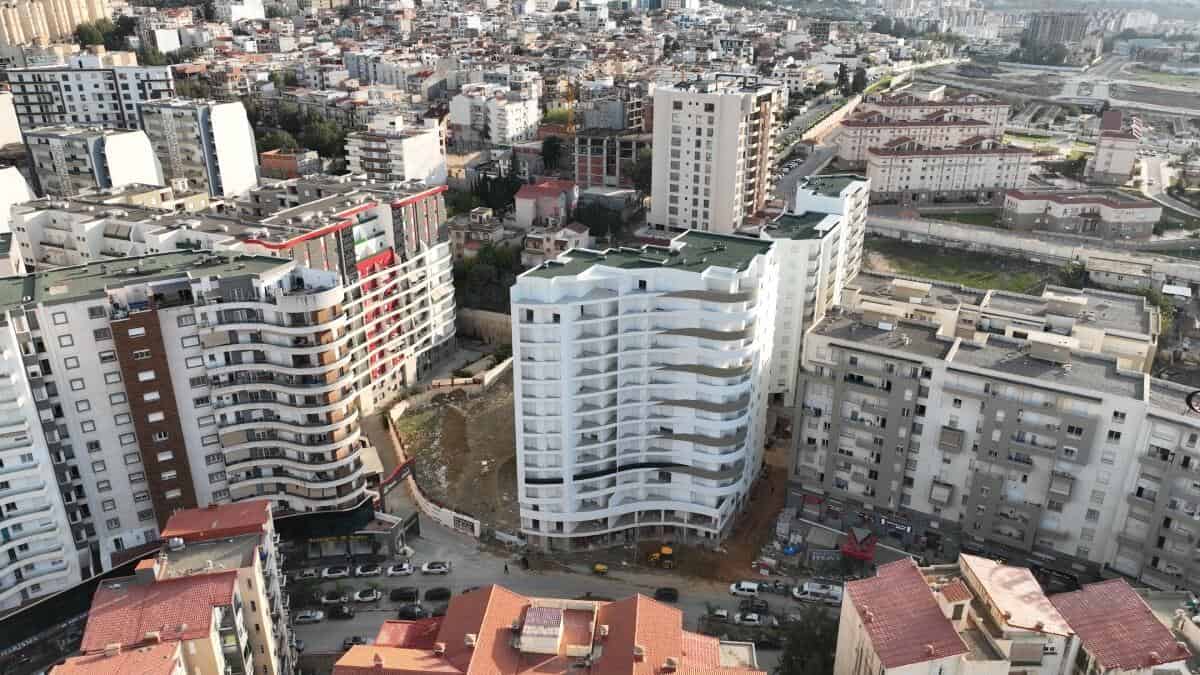 Résidence Lunar : Vue aérienne, façade principale Résidence Lunar : Vue aérienne, façade principale